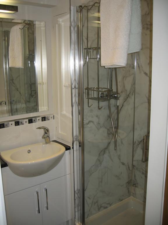 Deluxe Double Room with Shower